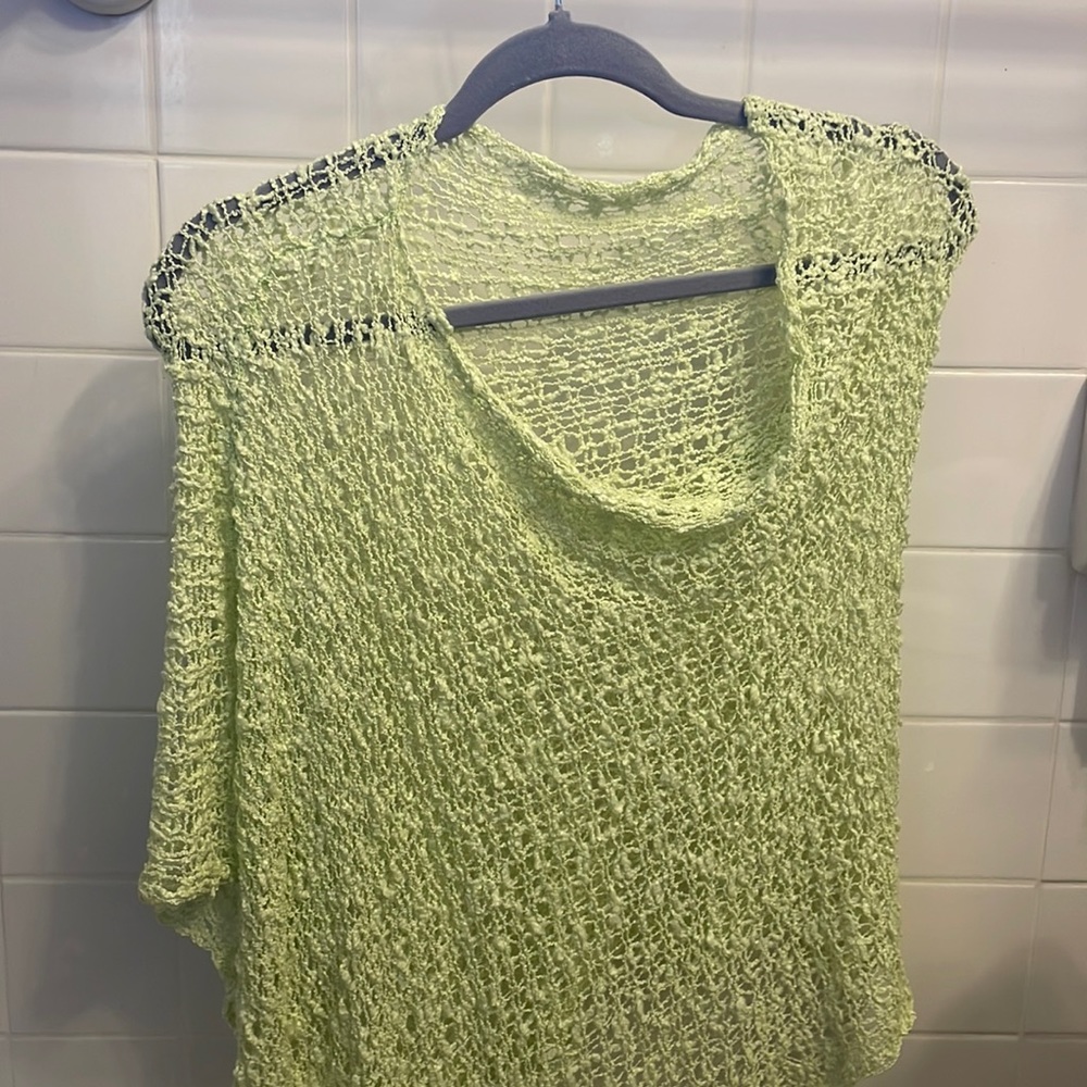 Green knit shall